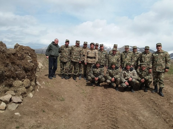 Ջորջ Տաբակյանը՝ պայեստազորայինների հետ Ջորջ Տաբակյանը՝ պայեստազորայինների հետ