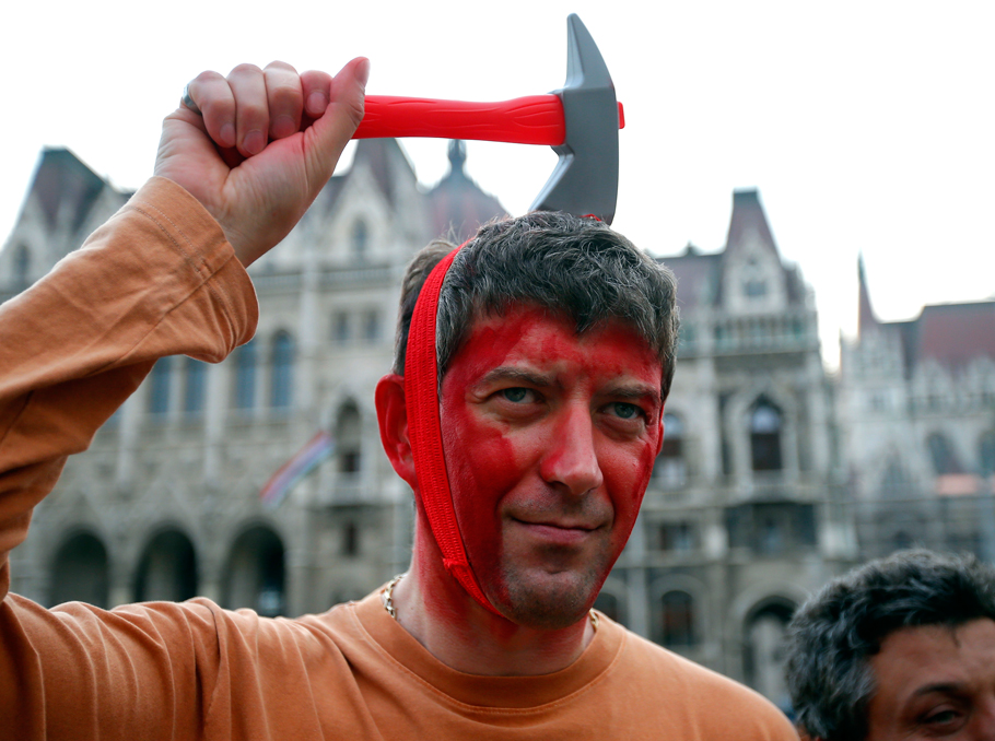 2012թ. Բուդապեշտում կայացած բողոքի ցույցի մասնակիցը
