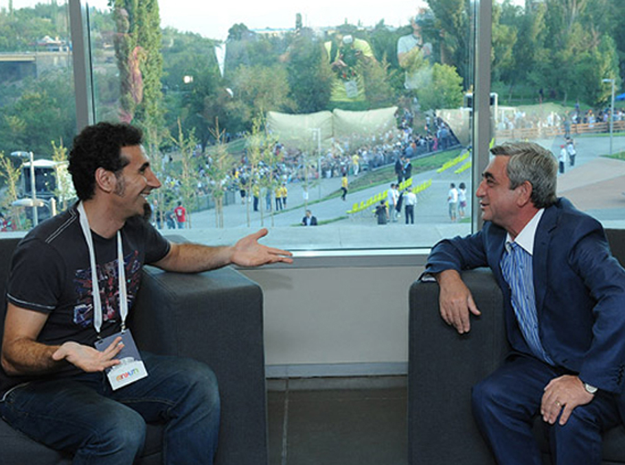 Серж Саргсян и Серж Танкян на открытии центра «Тумо» в Ереване