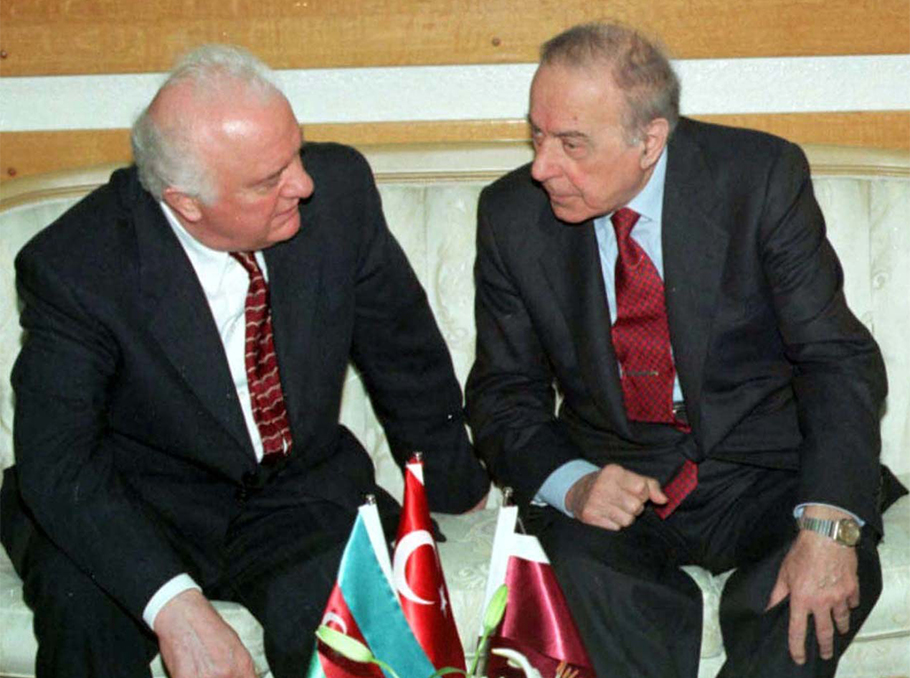 Eduard Shevardnadze and Heydar Aliyev