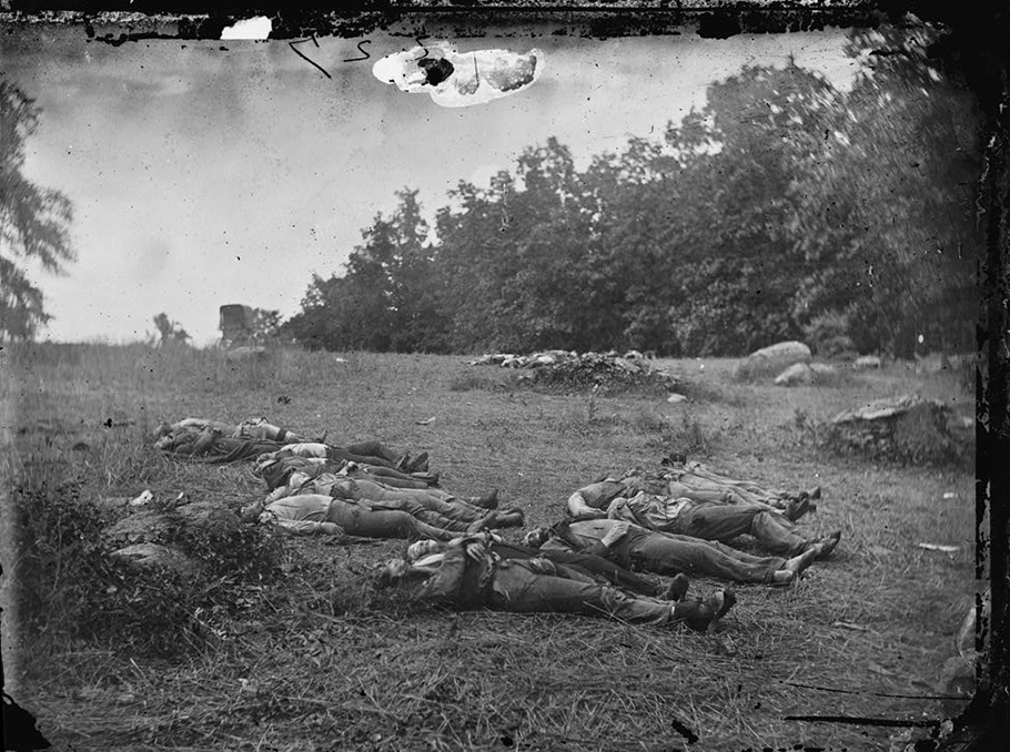 Սպանված կոնֆեդերատների մարմինները Ռուզ անտառի մոտ, 1863թ. հուլիսի 5-ին