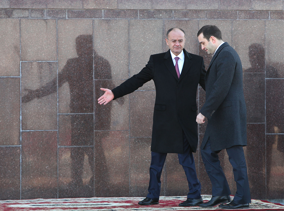 Georgian and Armenian Defense Ministers Irakli Alasania and Seyran Ohanyan in Yerevan Georgian and Armenian Defense Ministers Irakli Alasania and Seyran Ohanyan in Yerevan