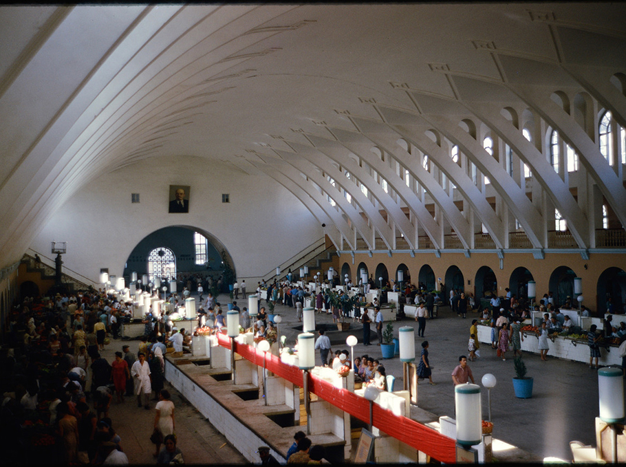 Inside the market building 