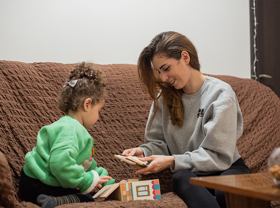 Lara Safaryan with her daughter 