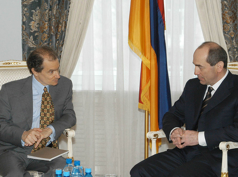 Daniel Fried and Armenian President Robert Kocharyan