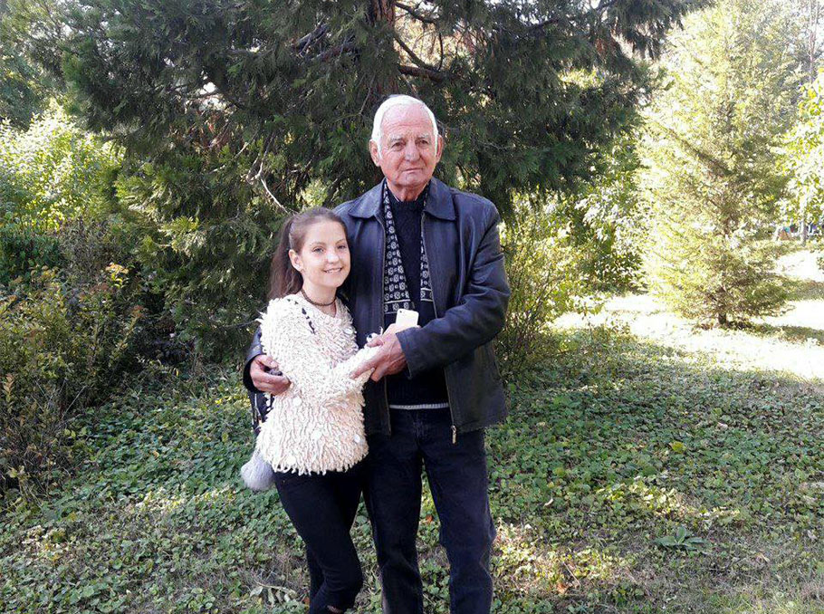 Liza and her grandfather in Odessa Botanical Garden