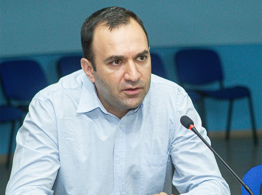 Արթուր Պապյանը Արթուր Պապյանը