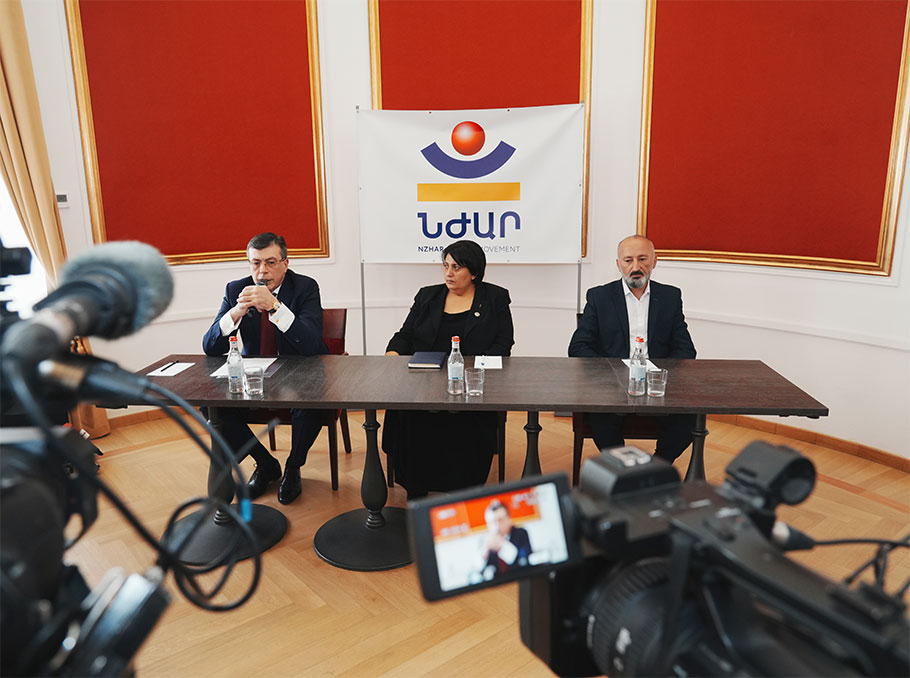 Արտաշես Իկոնոմովը, Նինա Կարապետյանցը եւ Գարեգին Միսկարյանը