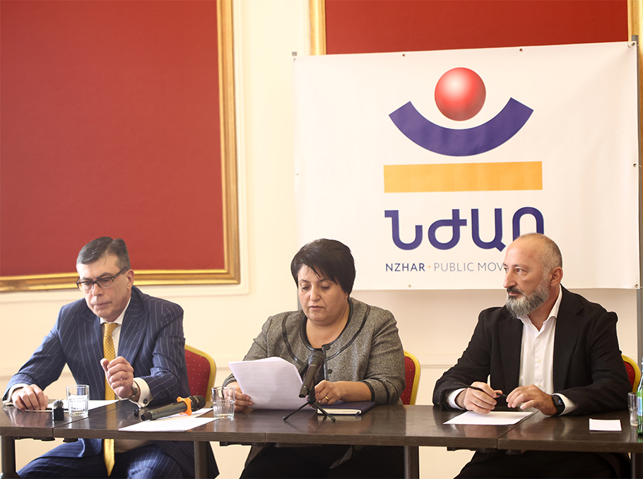 Արտաշես Իկոնոմովը, Նինա Կարապետյանցը եւ Գարեգին Միսկարյանը Արտաշես Իկոնոմովը, Նինա Կարապետյանցը եւ Գարեգին Միսկարյանը