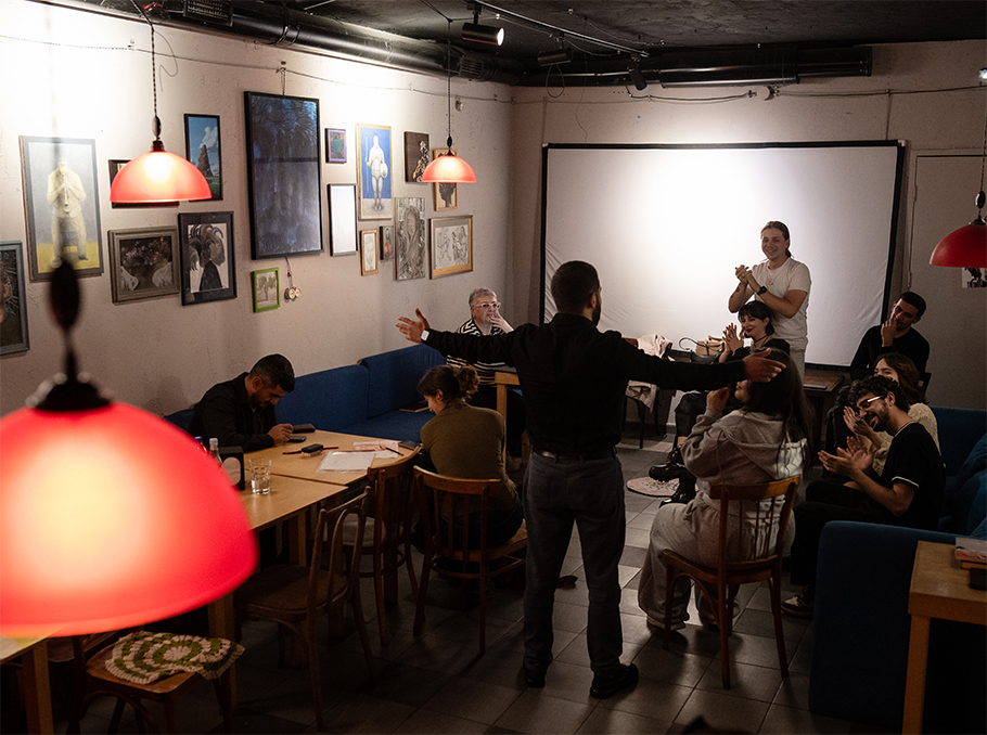 «Եռ-Ակի թատրոն»-ի փորձը