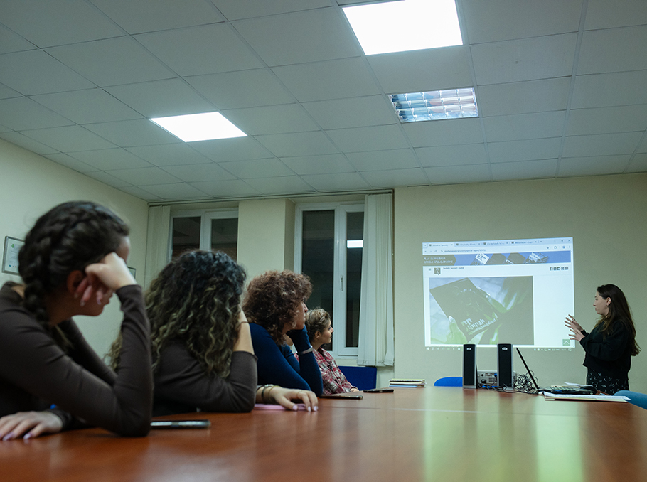 Յանա Շախրամանյանը