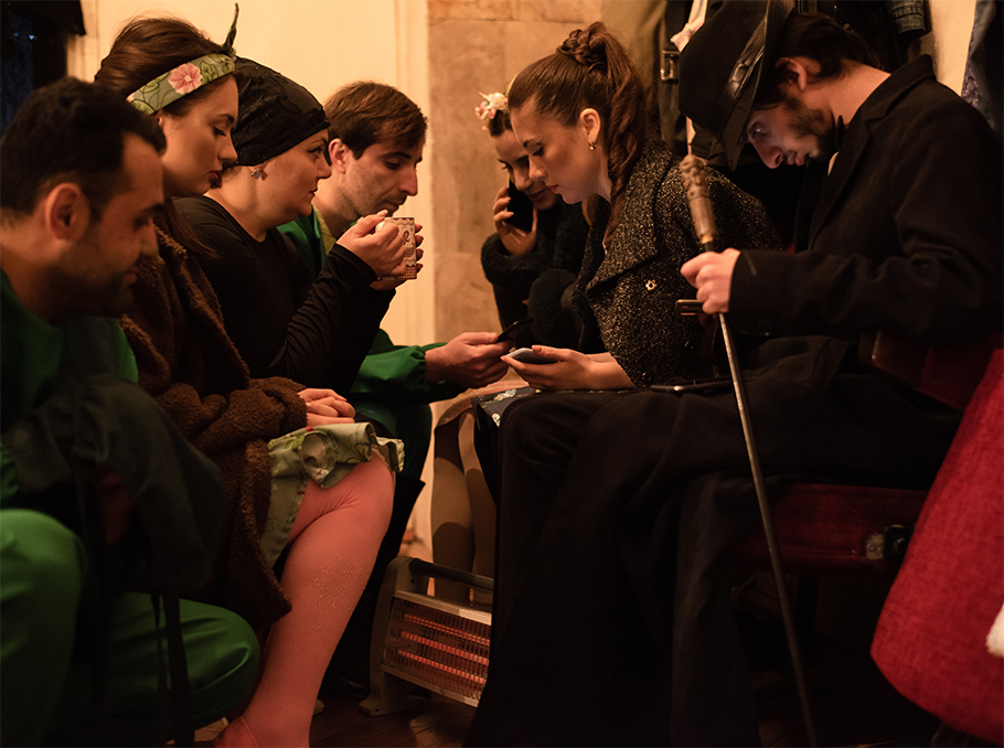 Թատրոնի անձնակազմը բլոկադայի օրերին, Ստեփանակերտ 