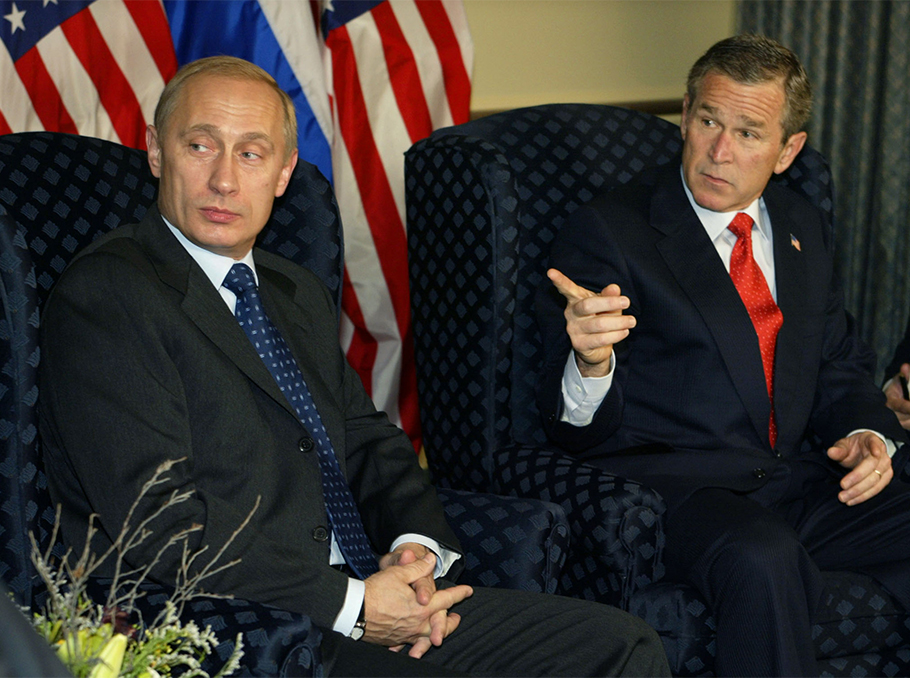 Джордж Буш и Владимир Путин в Кананаскисе 27 июня 2002 года