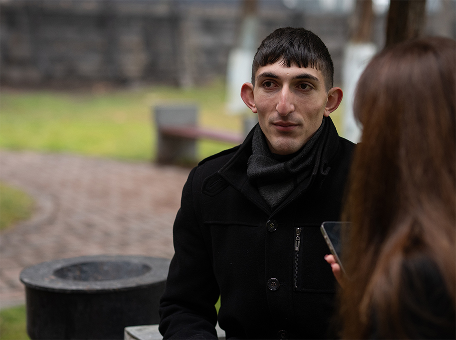 Մնաց Ենոքյանը