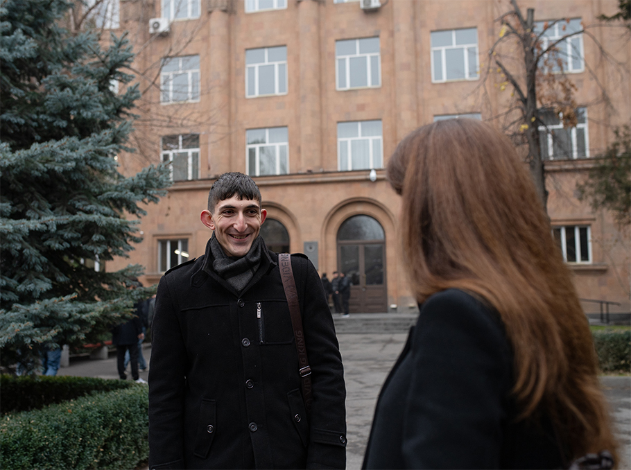 Մնաց Ենոքյանը