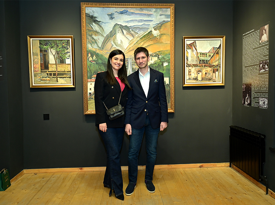 Նարեկ Վան Աշուղաթոյանը տիկնջ՝ Գոհար Գասպարյանի հետ