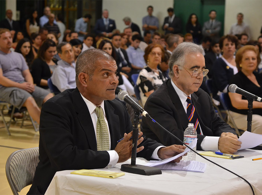 Հարութ Սասունյանը՝ աջից