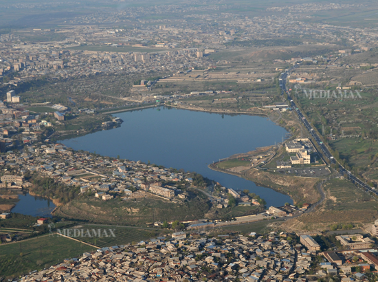 Ереванское озеро.