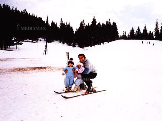 Hamlet Mkhitaryan with children