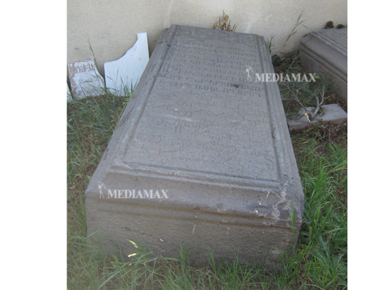 Թբիլիսիի Հայ գրողների եւ հասարակական գործիչների պանթեոնում Թբիլիսիի Հայ գրողների եւ հասարակական գործիչների պանթեոնում