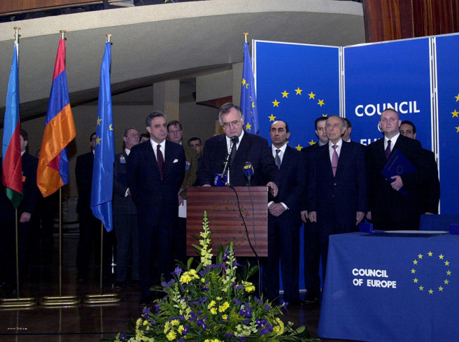 Եվրոպայի Խորհրդի գլխավոր քարտուղար Վալտեր Շվիմերի ելույթը 2001թ. հունվարի 25-ին