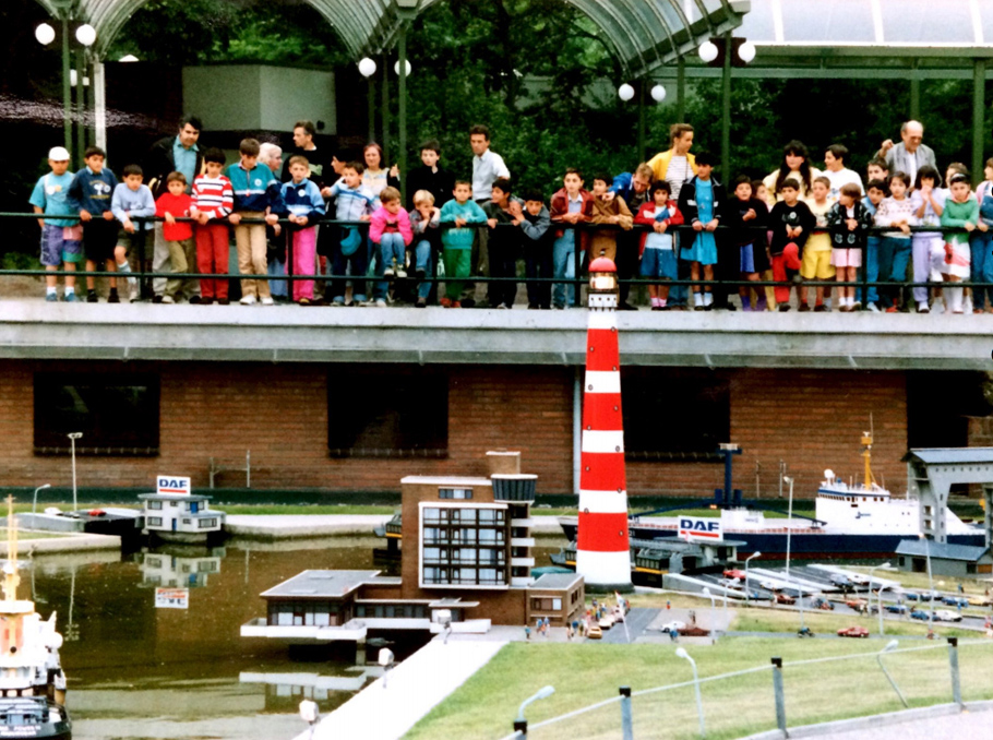 The Leninakan children in the Netherlands
