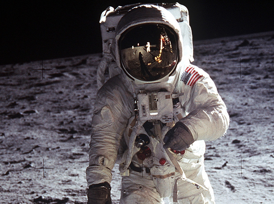 Բազ Օլդրինը Լուսնի վրա