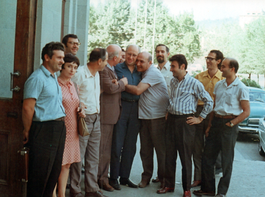 Геронтий Талалян и Мстислав Ростропович с друзьями в Ереване