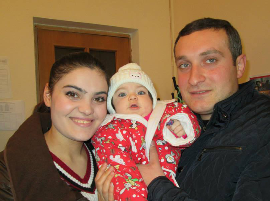 Անի Ծառուկյանը՝ ամուսնու եւ դստեր հետ