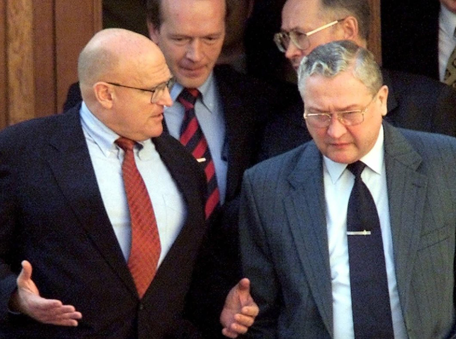Vyacheslav Trubnikov and US Deputy Secretary of State Richard Armitage in 2001