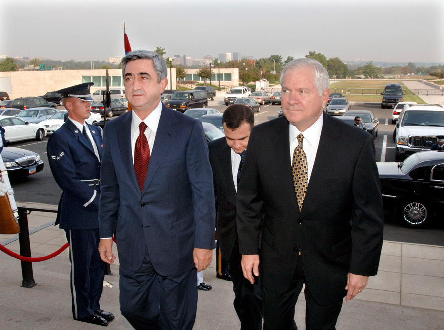Serzh Sargsyan and Robert Gates