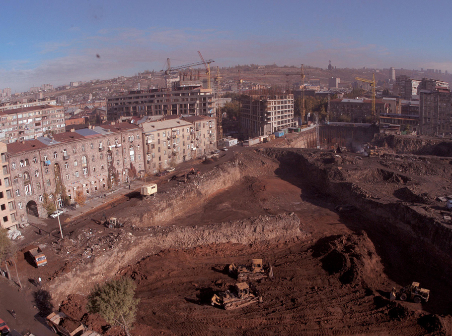 The construction of the Northern Avenue