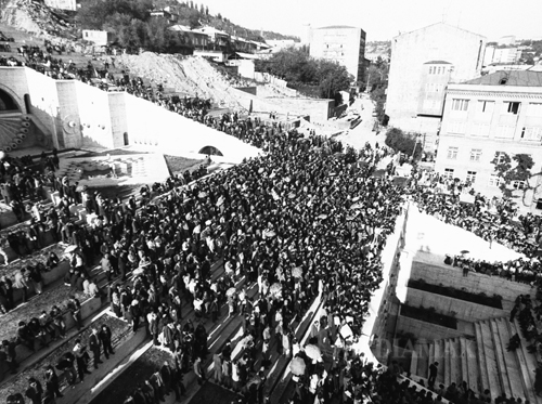 В годы Карабахского движения митинги проходили и на Каскаде.