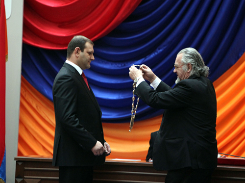 Сегодня состоялась церемония инаугурации нового мэра Еревана Тарона Маргаряна