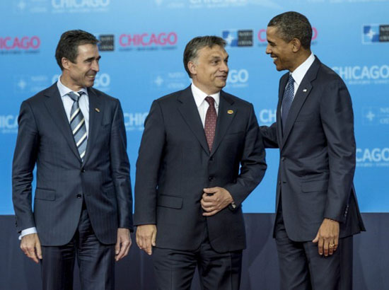 Премьер министр Венгрии Виктор Орбан, президент США Барак Обама и генеральный секретарь НАТО Андерс Фог Расмуссен